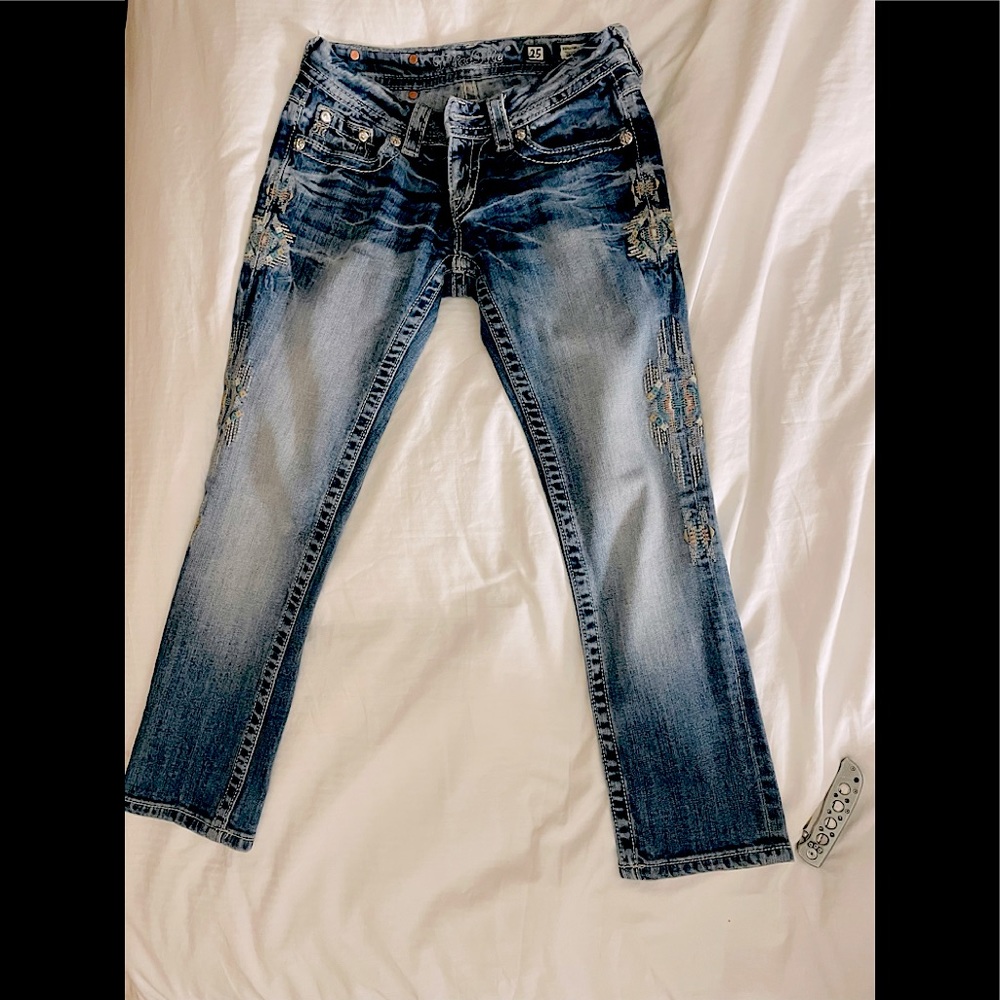 Miss Me Signature Rise 25 Cropped Jeans